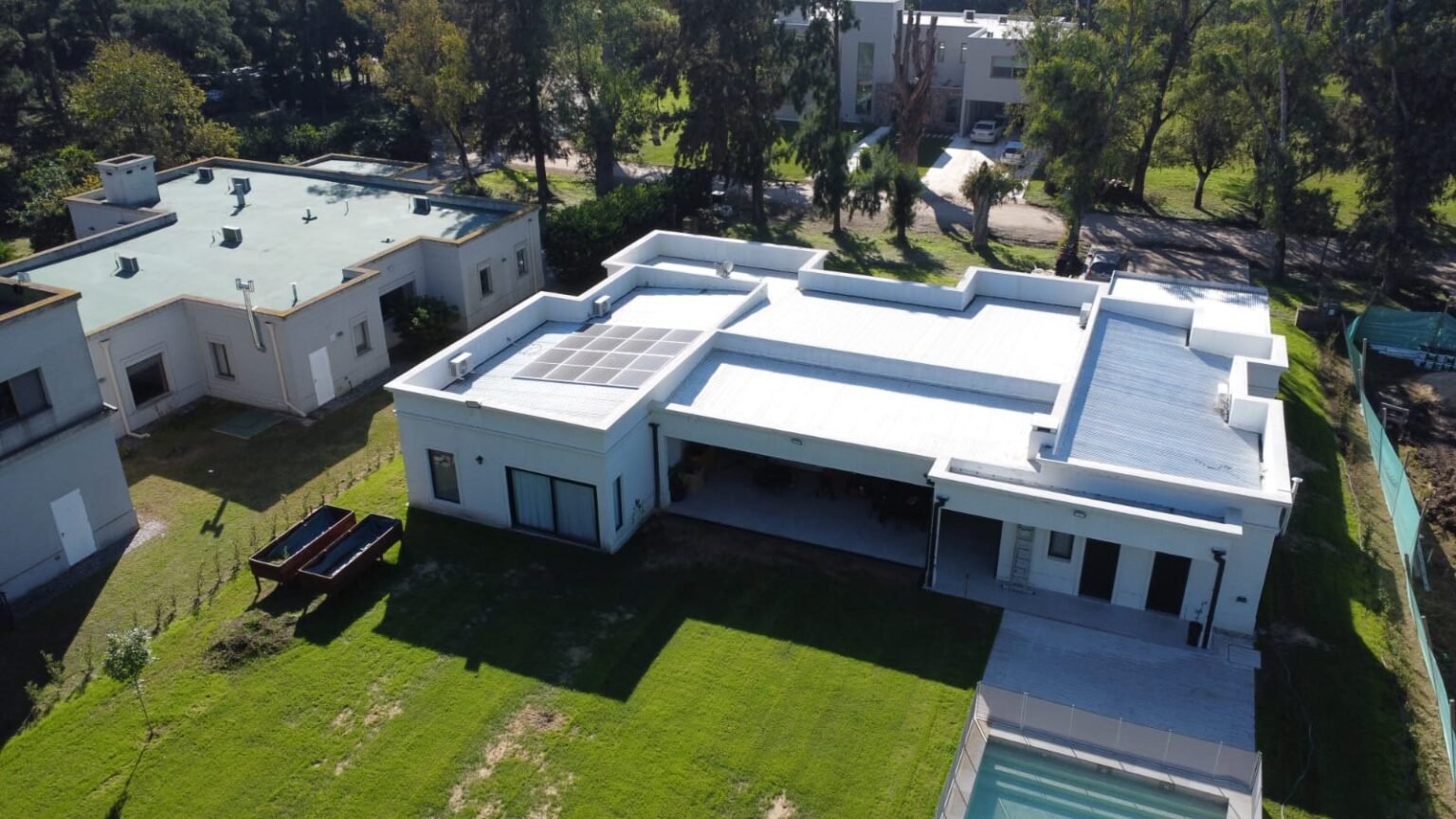 Paneles solares en Casuarinas del Pilar