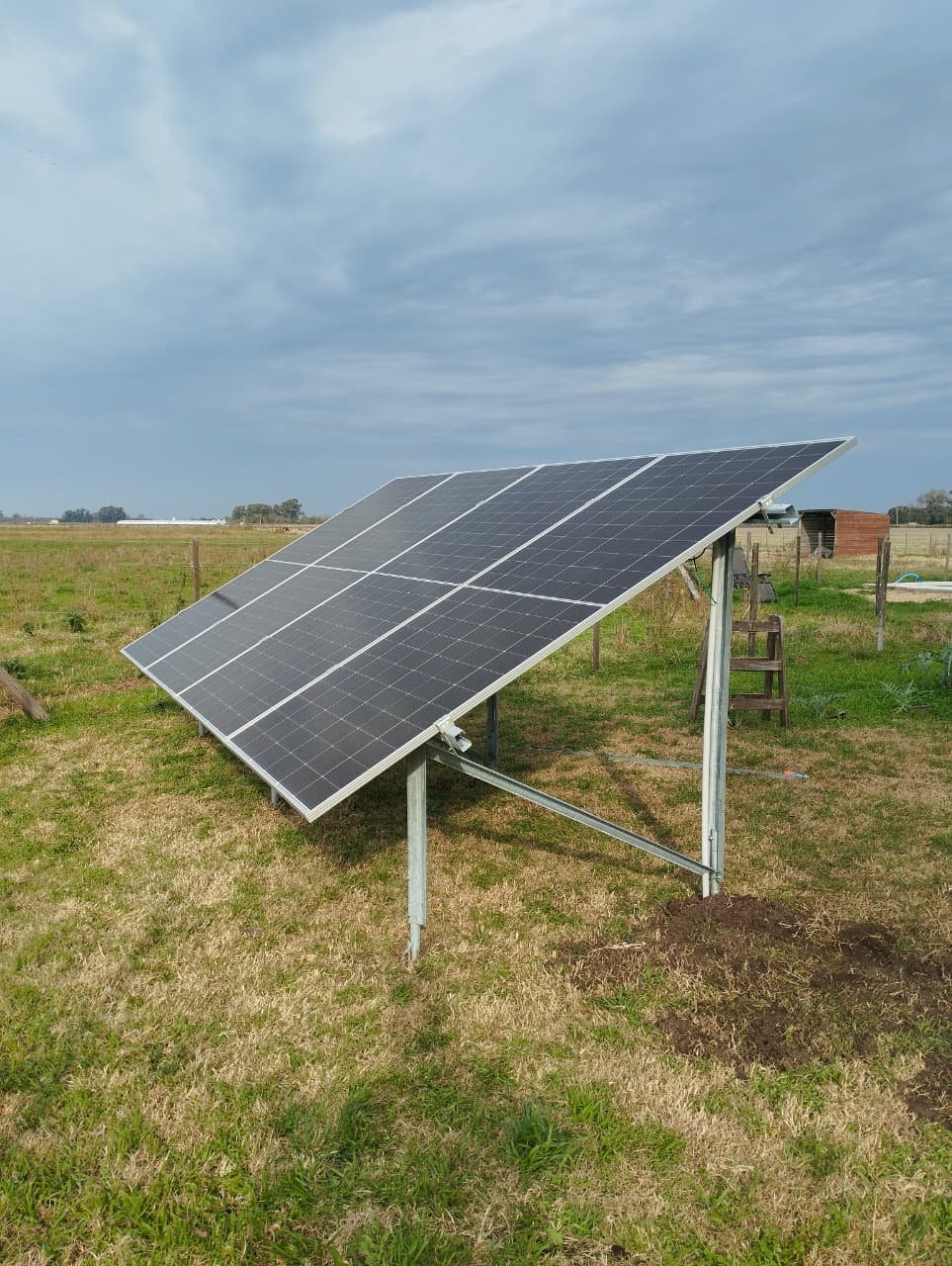Adiós al Ruido: Sistema Off-Grid en Roque Perez y Monitoreo por App
